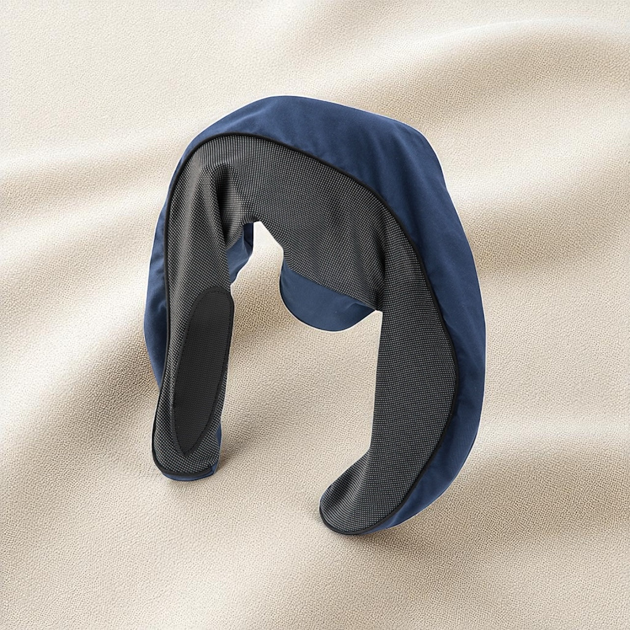 NuVibe™ ErgoNest Neck Cushion– Breathable open-back design for travel comfort and airflow